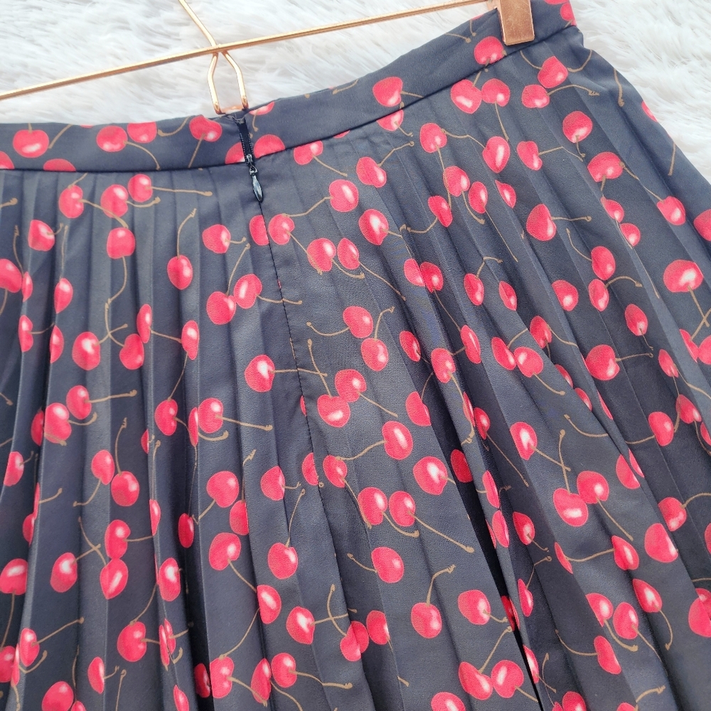 J. Crew Pleated Accordian Blackβ Cherry Print Skirt - Picture 7 of 9